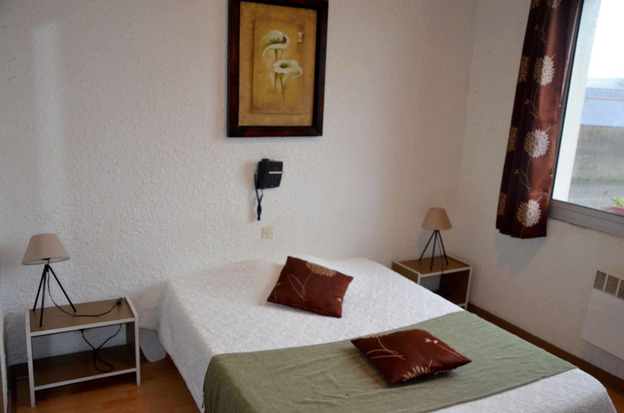 Hotel Le Week-End Plouider エクステリア 写真